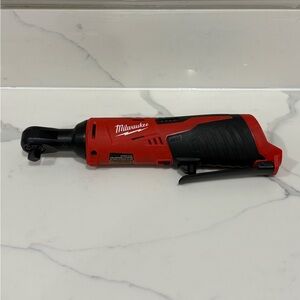 Milwaukee Red & Black Air Ratchet